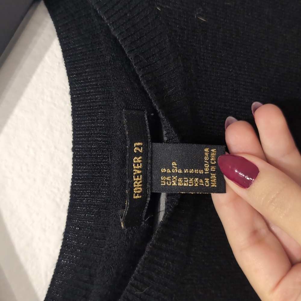 Lightweight knit top - Picture 2 of 7